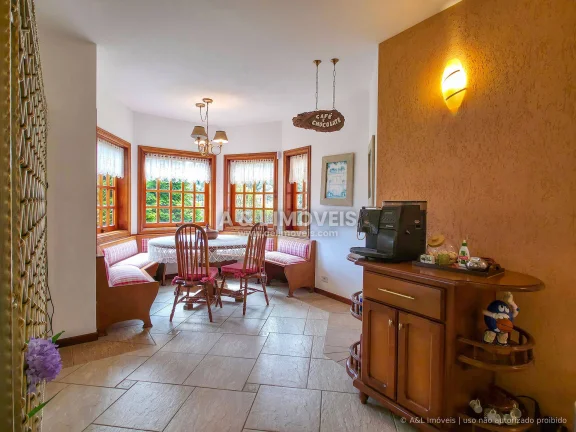 Imagem Casa à Venda na Aldeia Austríaca em Campos do Jordão - 6 Suítes e 640 m²