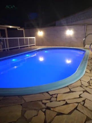 Imagem Casa com Piscina no centro de Itapoá