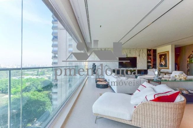 Imagem Apartamento lindíssimo na Rua Curitiba em frente ao parque do Ibirapuera com 332m².