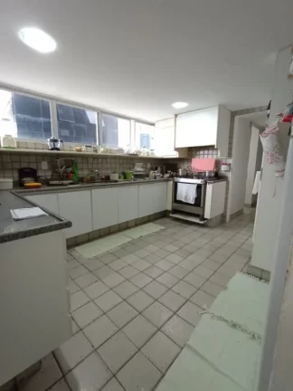 Imagem Apartamento de 270m² à venda, com 4 quartos (1 suíte), localizado em Piedade, Jaboatão dos Guararapes - Pernambuco.