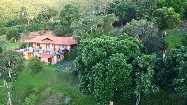 Imagem Exclusividade e Natureza: O Refúgio Definitivo no Coração do Paiol Grande