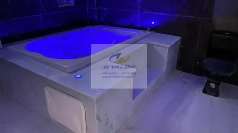 Imagem Vendo Casa Triplex de Luxo com 300m², 5 quartos s/ a suíte principal com 55m², piscina, área gourmet e 2 vagas