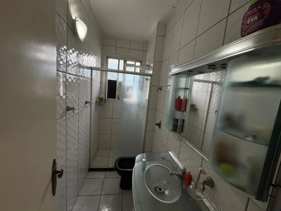 Imagem Excelente apartamento de 2 quartos com dependência aconchegante e bem localizado para chamar de seu? Então não perca essa oportunidade!