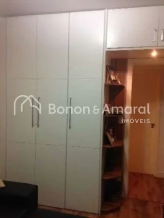 Imagem Excelente apartamento, totalmente reformado e bem localizado, com sala para dois ambientes e varanda...