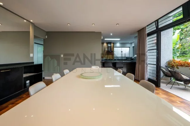 Imagem Venha viver com conforto e segurança no coração do Brooklin, em São Paulo! Esta linda casa para locação possui tudo o que você precisa para desfruta