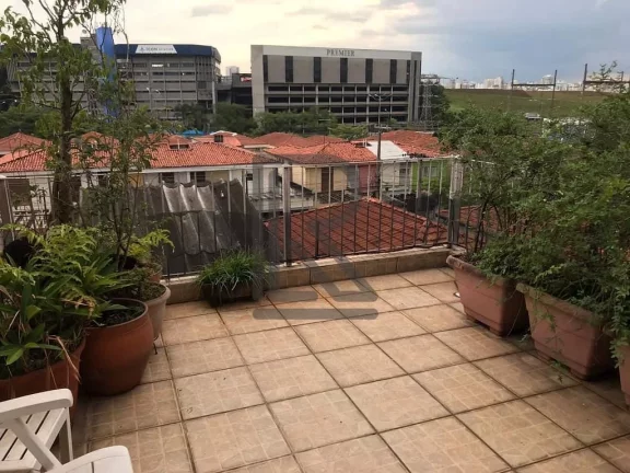 Imagem Sobrado Triplex localizado ao lado do aeroporto de Congonhas