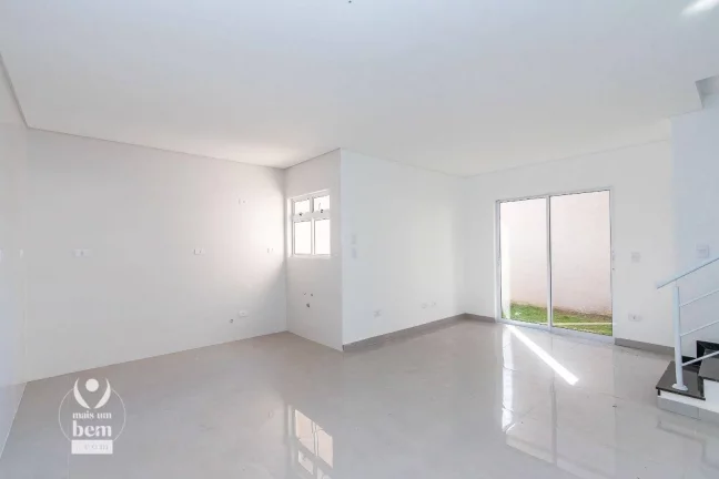 Imagem Sobrado em Condomínio Fechado à venda no Xaxim, com 3 quartos, suíte, terraço com churrasqueira e 1 vaga