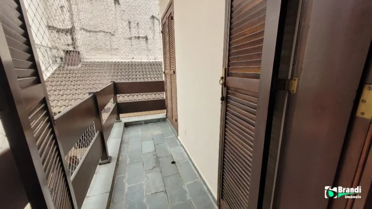 Imagem Sobrado 3 Dorms. 4 vagas e quintal com churrasqueira