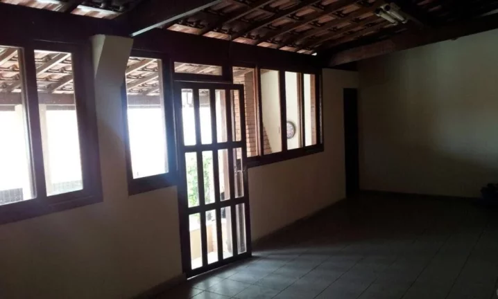 Imagem Sobrado com 4 dormitórios à venda, 320 m² por R$ 720.000 - Vila Cecília - Mogi das Cruzes/SP