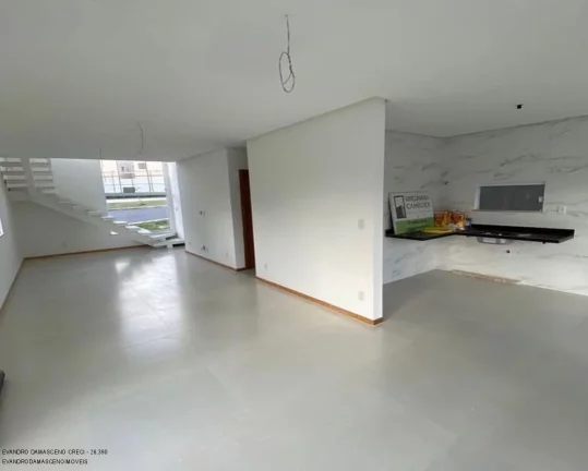 Imagem Casa de Luxo em Condomínio: 4 Quartos, 3 Suítes em Catu de Abrantes, Camaçari-BA - Venda ou Locação!