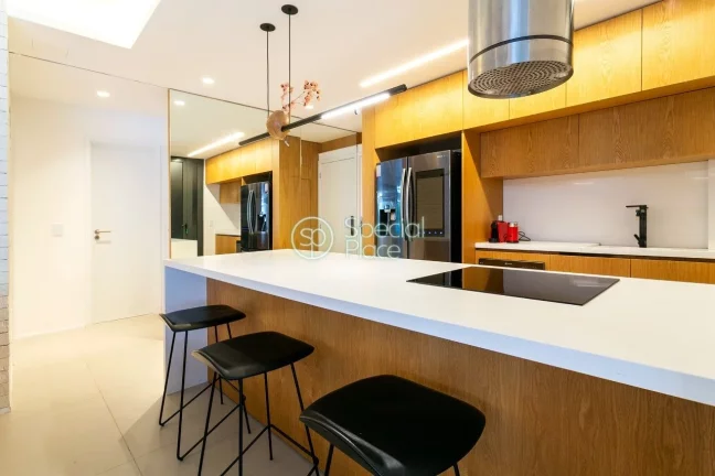 Imagem Apartamento com 2 dormitórios sendo uma suíte, escritório, cozinha americana, sala de TV, área g...