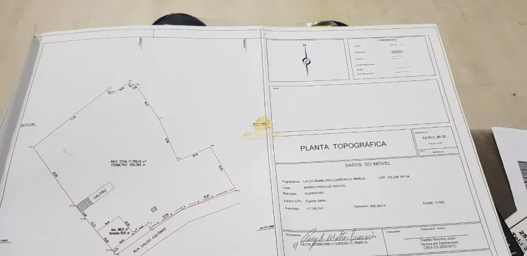 Imagem Área comercial de 13.900 m², totalmente plana e murada, com galpão de 200 m² equipado com escrit...