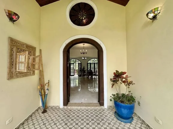 Imagem Cond Pq do Refúgio - 2.900 m² terreno, 5 suítes, piscina, quadra, pomar!