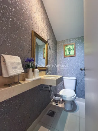 Imagem Casa com excelente padrão de acabamento em condomínio unindo conforto, privacidade e funcionalidad...