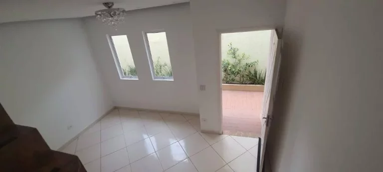 Imagem Sobrado com 2 dormitórios à venda, 71 m² por R$ 246.000,00 - Vila Figueira - Suzano/SP