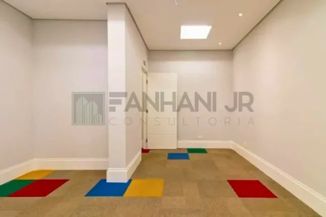 Imagem Excelente oportunidade de locação de casa comercial no Jardim América, São Paulo-SP: 5 salas, 8 banheiros, 1000m² de área!