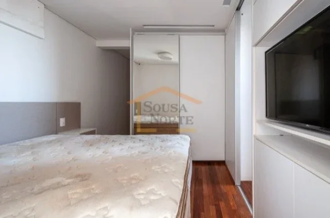 Imagem Apartamento de 114m².
O imóvel conta com 2 suítes espaçosas, ambas equipadas com móveis planeja...