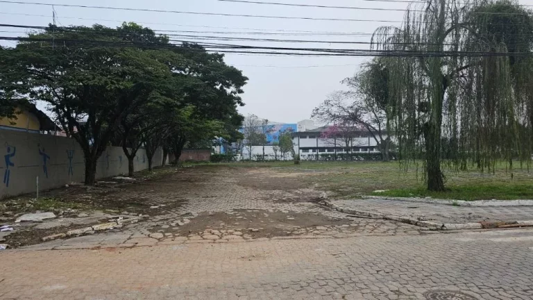 Imagem Terreno à venda, 130 m² por R$ 520.000,00 - Centro - Poá/SP