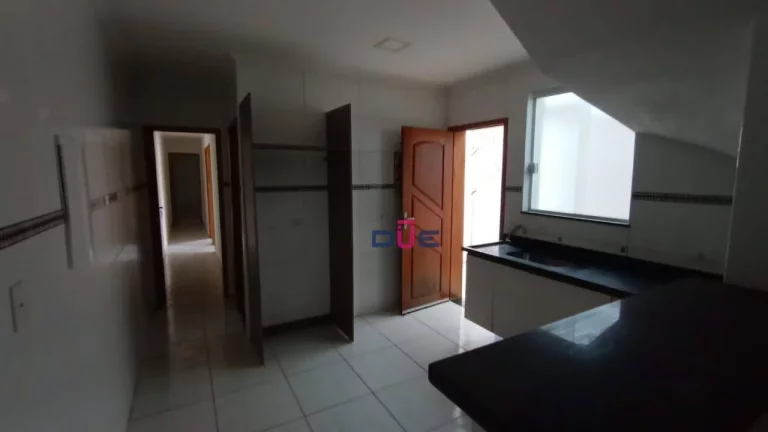 Imagem Casa tipo sobreposta baixa isolada, quintal com churrasqueira, 3 dormitórios à venda, 75 m² por R$ 480.000 - Marapé - Santos/SP