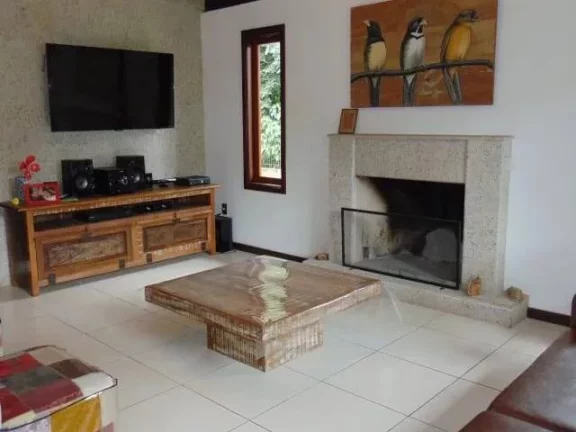 Imagem Maravilhosa casa em condomínio fechado. Nova Friburgo RJ.