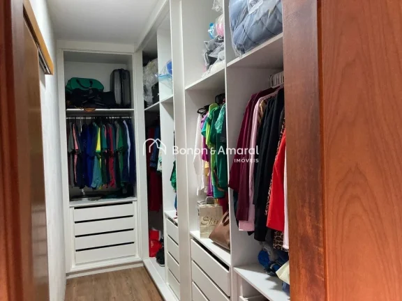 Imagem Linda casa no Condomínio Madre Maria Villac, em Valinhos, com 253m² de construção em um terreno ...