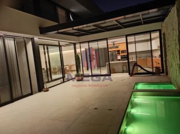 Imagem Mega vende uma magnifica casa duplex no condomínio de luxo Riviera Park