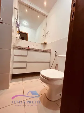 Imagem Localização Premium Situado no cobiçado bairro Praia da Costa, com vista deslumbrante para o Convento da Penha, o maior ponto turístico de Vila Velha.