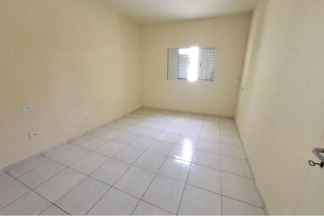 Imagem Casa para locação com 2 dormitórios, 2 banheiros e quintal por R$1.500,00 - Vila Guedes - SP