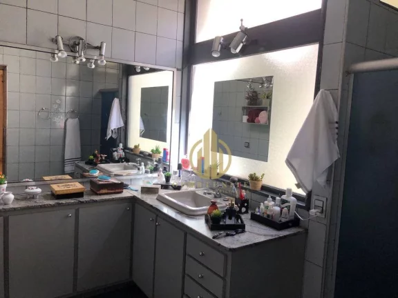 Imagem Casa três dormitórios com edícula