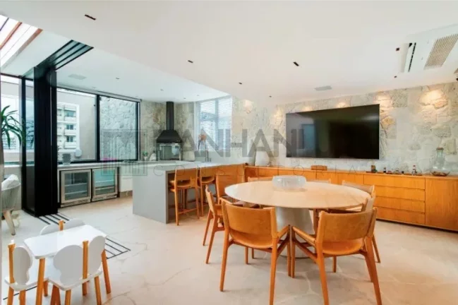 Imagem Luxuosa cobertura de 4 quartos na Vila Nova Conceição, São Paulo-SP: 4 suítes, 5 salas, 6 banheiros, 432m² de área.