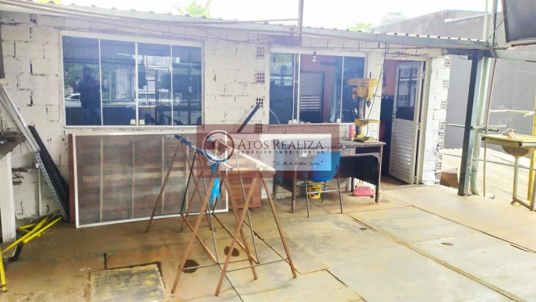 Imagem Compre Terreno 4 casas Ponto Comercial no Vila São José - SP