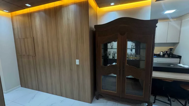Imagem Apartamento com 3 dormitórios sendo 2 suítes e 2 vagas de garagem em Meia Praia Itapema/SC