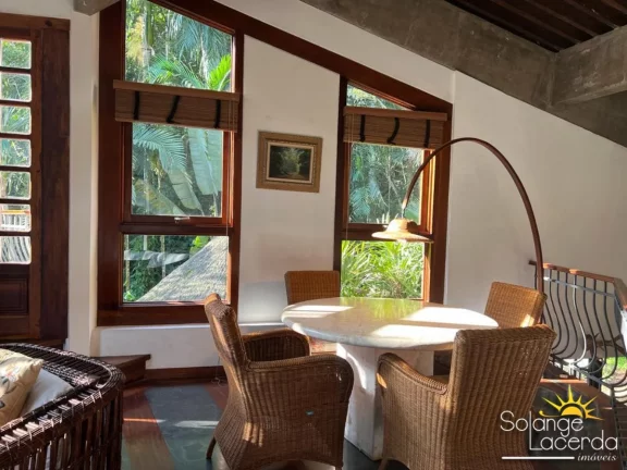 Imagem Linda - Arquitetura Diferenciada - 4 Suítes - 100 metros da Praia - 1.500 m² Terreno