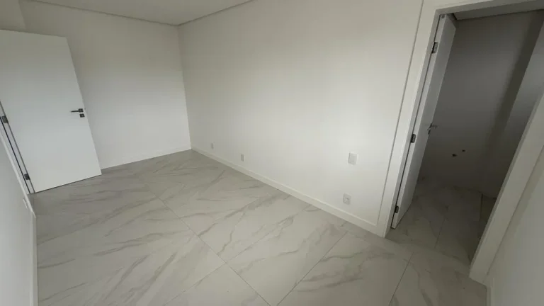 Imagem Apartamento novo de 74 m² com 2 quartos, sendo 1 suíte no bairro Fazenda em Itajaí a venda com Adriano Carpes Imóveis.
