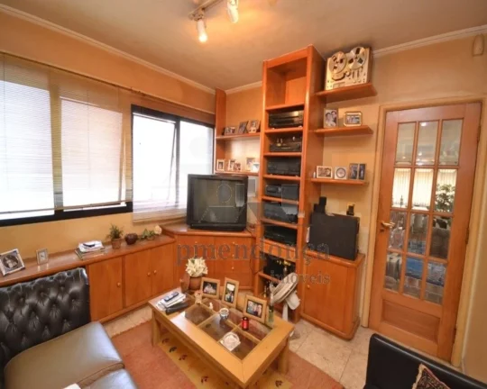 Imagem Excelente apartamento, living para 3 ambientes, com lareira, piso em tabuas largas, ampla varanda, 3...