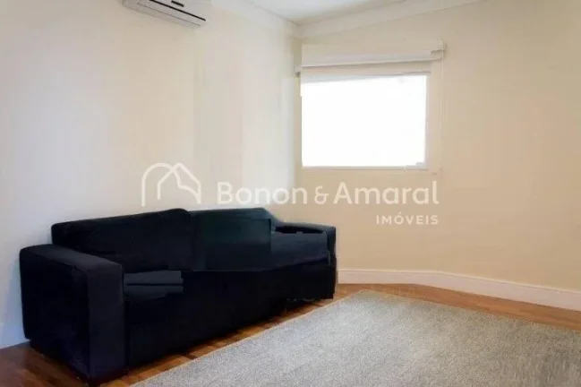 Imagem Descubra essa espaçosa residência de 374 m², cuidadosamente projetada para oferecer conforto e es...