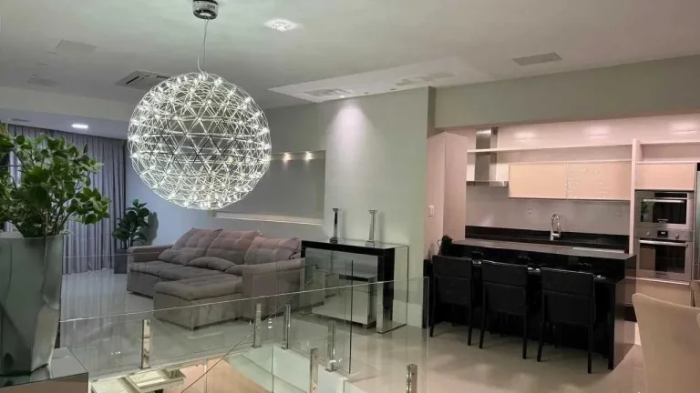 Imagem Cobertura duplex mobiliado com 4 dormitórios sendo 4 suítes e 5 vagas em Balneário Camboriú/SC