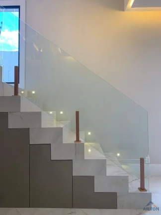 Imagem Casa Duplex Alto Padrão com 3 Suítes à Venda na Praia do Morro - Guarapari/ES