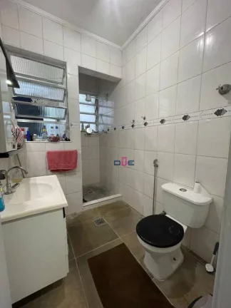 Imagem Apartamento com 2 dormitórios, 2 andar sem elevador esquina com canal 1 à venda, 66 m² por R$ 300.000 - Marapé - Santos/SP
