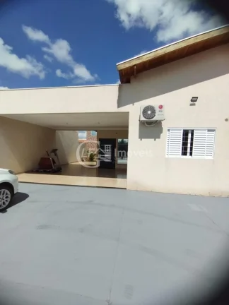 Imagem Casa à venda em Campo Grande-MS, bairro Panorama: 2 quartos, 1 suíte, 3 salas, 2 banheiros, 4 vagas de garagem, 266m².