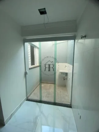 Imagem VENHA MORAR NO SEU PRÓPRIO APARTAMENTO! 
Este charmoso apartamento de 2 quartos, 1 sala e 1 banheir...