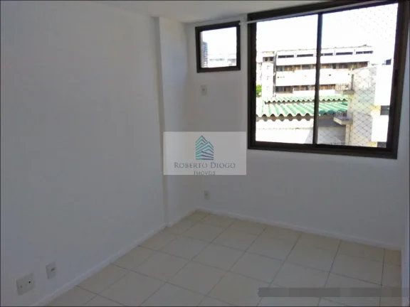 Imagem Apartamento à venda no Centro de Niterói-RJ: 2 quartos, 1 suíte, 1 sala, 1 vaga, 57m² - Imperdível!