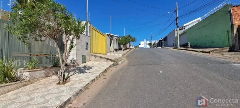 Imagem Casa à Venda no Jardim Céu Azul em Patos de Minas – 3 Quartos, Suíte, Área Gourmet e Escritório por R$ 750 mil
