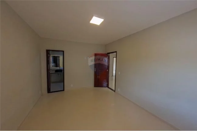 Imagem Casa em terreno Grande. Novinha e Perfeita!!!