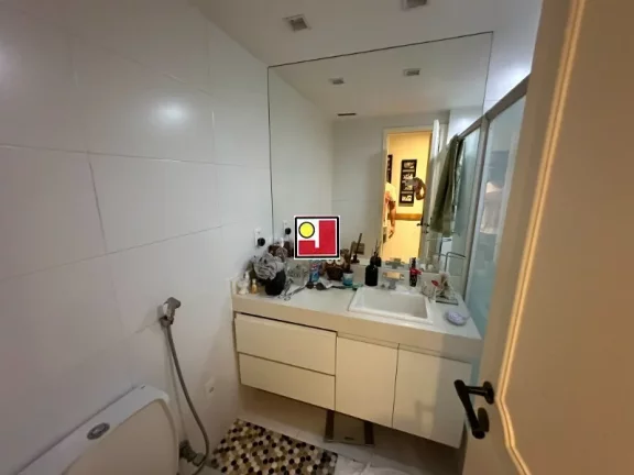 Imagem Vendo 3Q(1Ste) prédio luxuoso na Alfredo Russel, repleto armários, reformado, 2 vg, R$4.000.000, sauna, parquinho, salão festas, ginastica, cp futebol