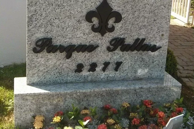 Apartamento com ótima localização dentro do condomínio, o qual possui 2 dormitórios, sala, cozi...