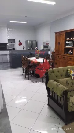 Imagem Maravilhoso Sobrado de Alto Padrão com 3 Suites, piscina e 5 vagas no bairro Vila Helena, Santo André