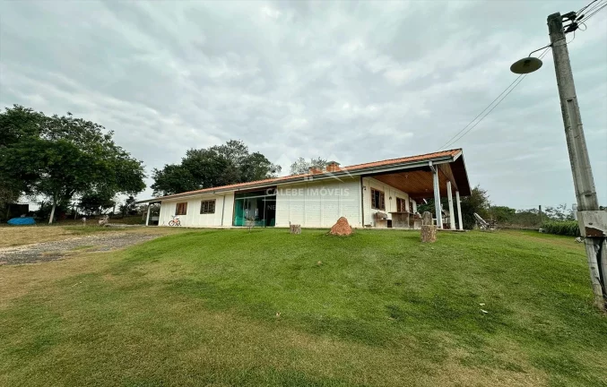 Imagem Chácara com 3 dormitórios à venda, 4000 m² por R$ 750.000,00 - Bairro dos Mirandas - Tatuí/SP
