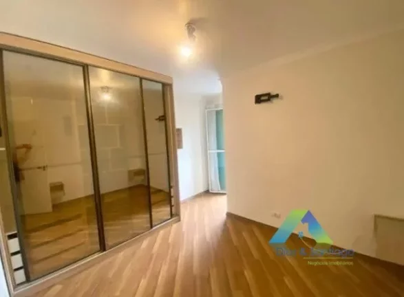 Imagem Casa Sobrado a venda com 03 quartos e 03 vagas de garagem- Cupece