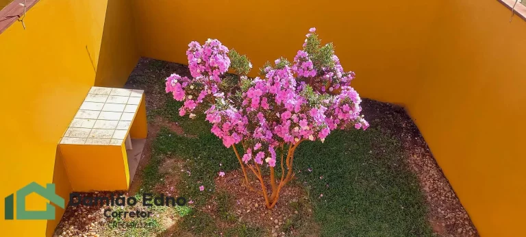 Imagem SOBRADO COM 3 DORMITÓRIOS SENDO 1 SUITE